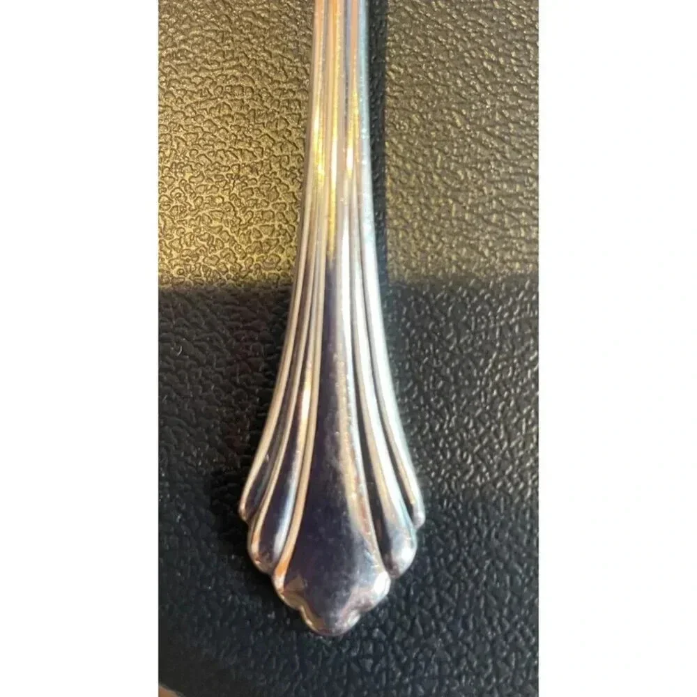 Oneida Distinction Deluxe‎ Rembrandt Stainless Scalloped Shell Sugar Spoon